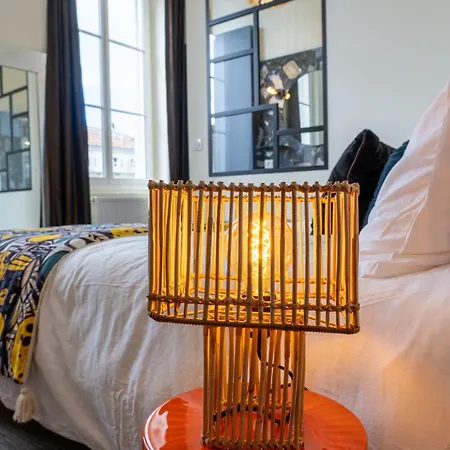 Zeina, 2 Pieces Confortables Et Raffinees, Wifi, Hypercentre La Rochelle  Exterior photo