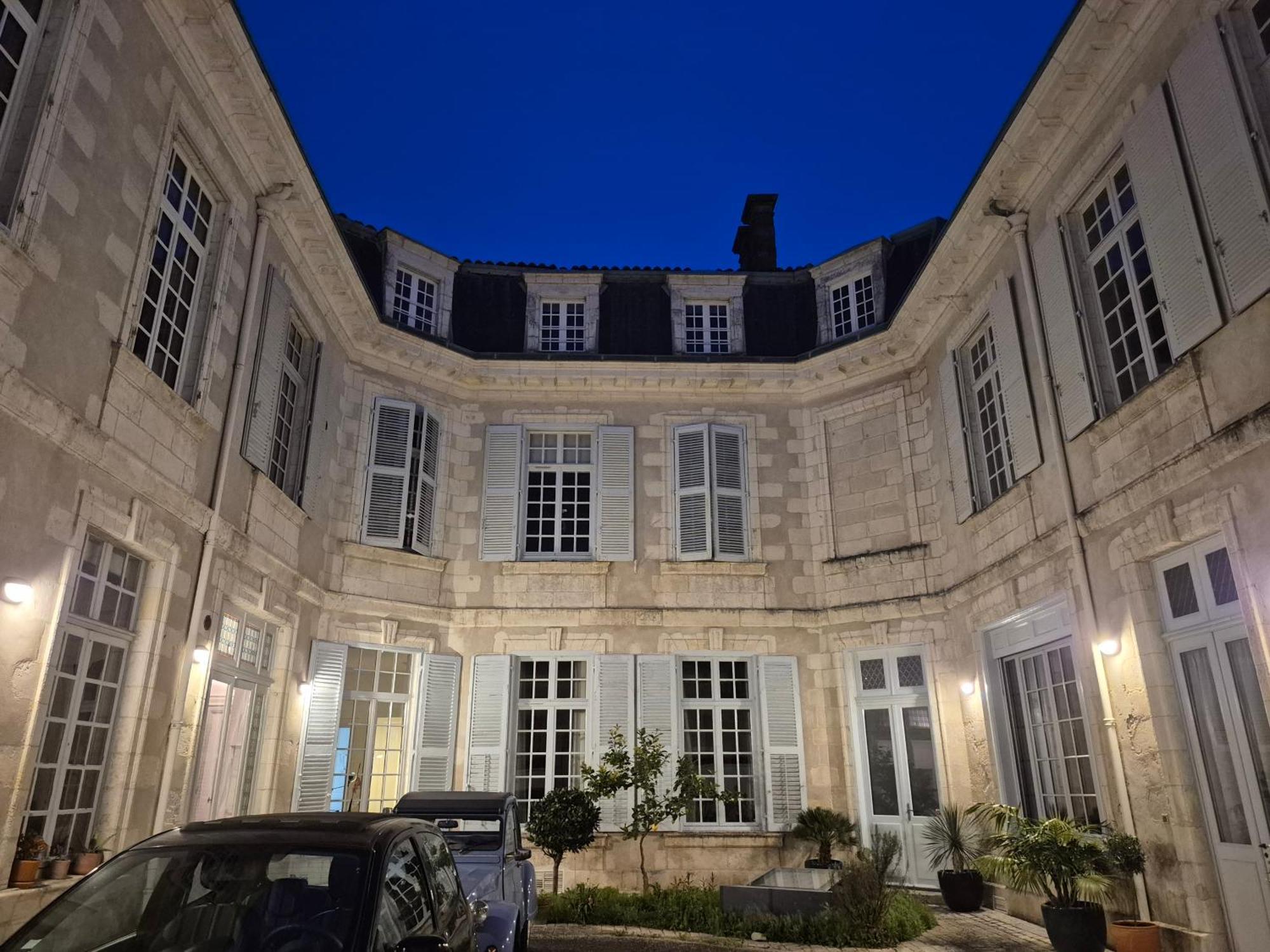 Appartement Zeina, 2 Pieces Confortables Et Raffinees, Wifi, Hypercentre La Rochelle (Charente-Maritime)