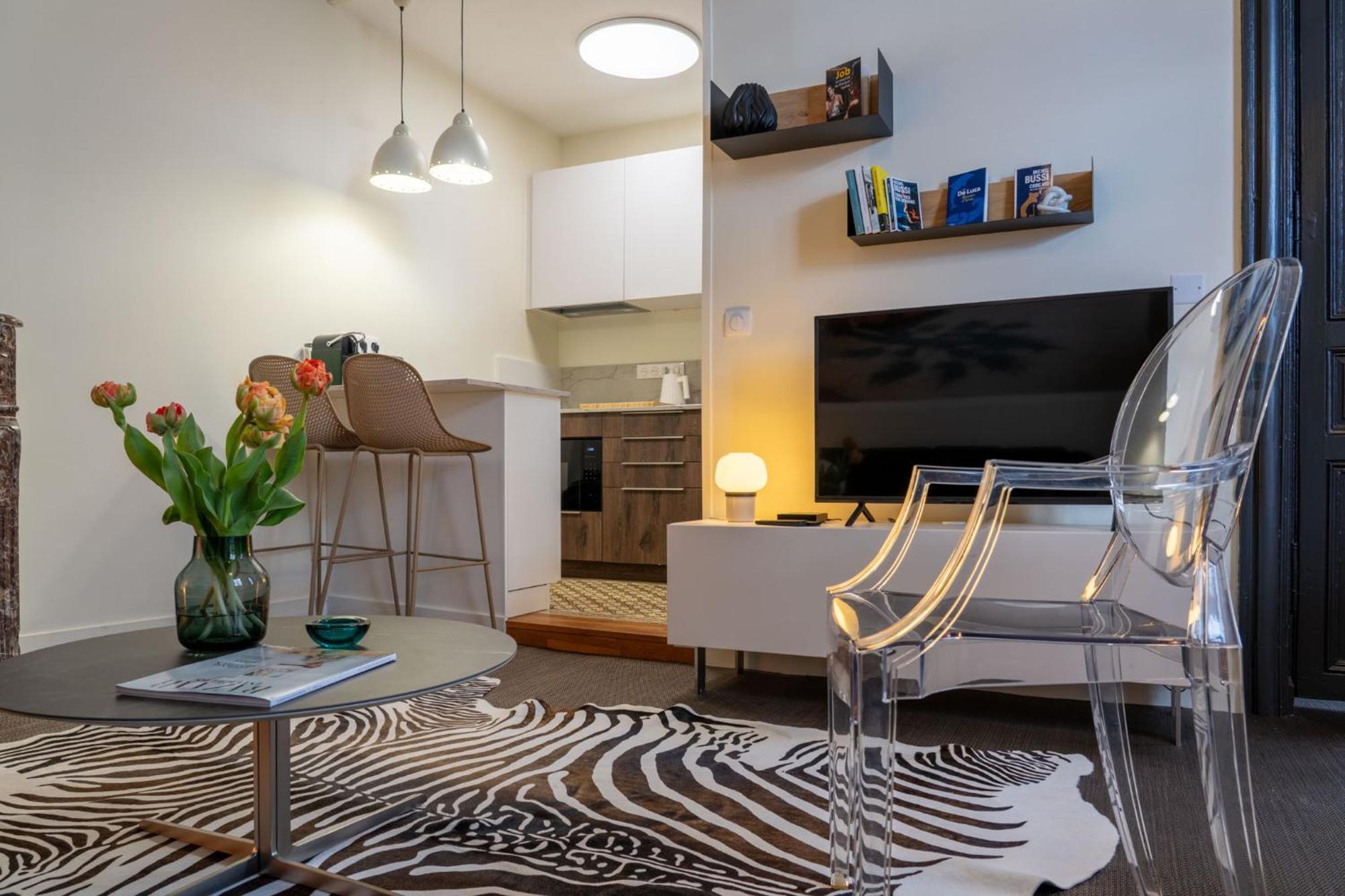 Apartment Zeina, 2 Pieces Confortables Et Raffinees, Wifi, Hypercentre *