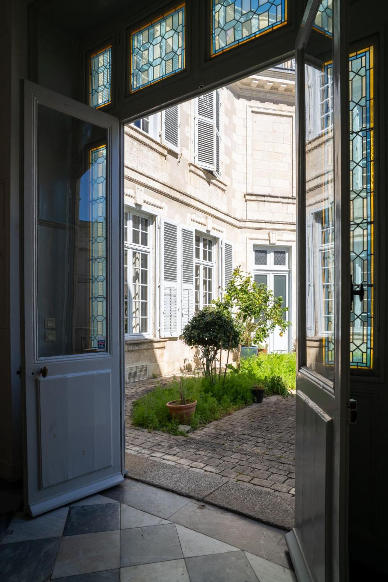 Zeina, 2 Pieces Confortables Et Raffinees, Wifi, Hypercentre * La Rochelle (Charente-Maritime)